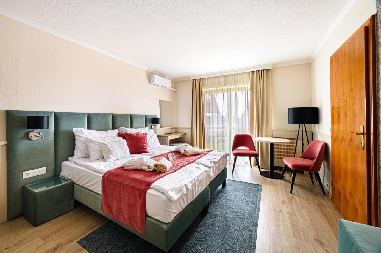 Holiday Club Apartman Hotel ヘーヴィーズ エクステリア 写真