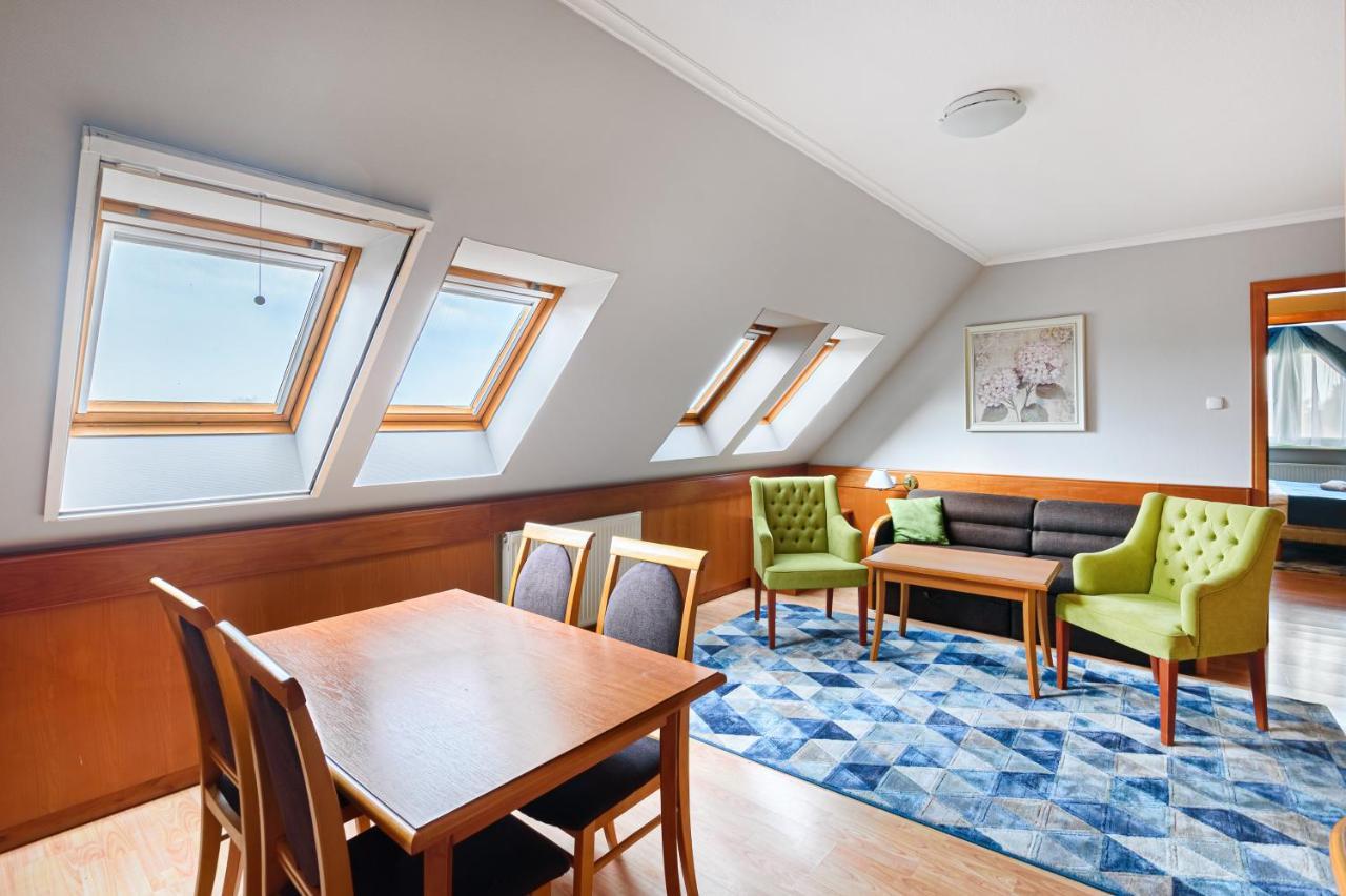 Holiday Club Apartman Hotel ヘーヴィーズ エクステリア 写真