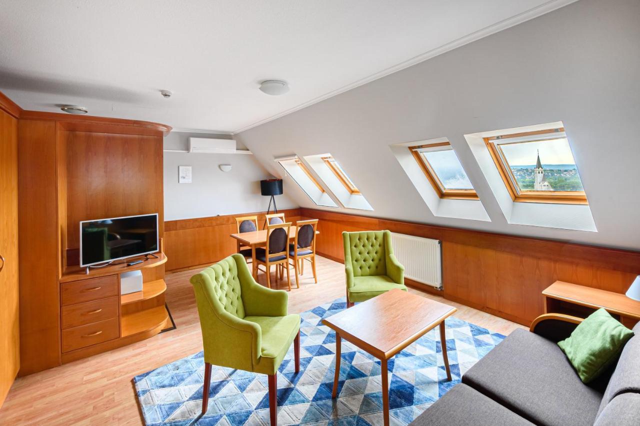 Holiday Club Apartman Hotel ヘーヴィーズ エクステリア 写真