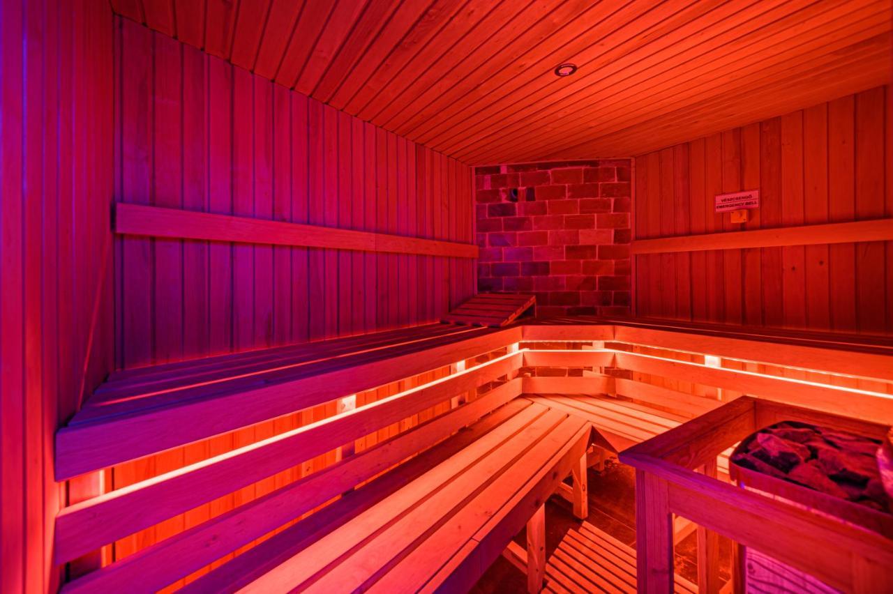 Holiday Club Apartman Hotel ヘーヴィーズ エクステリア 写真