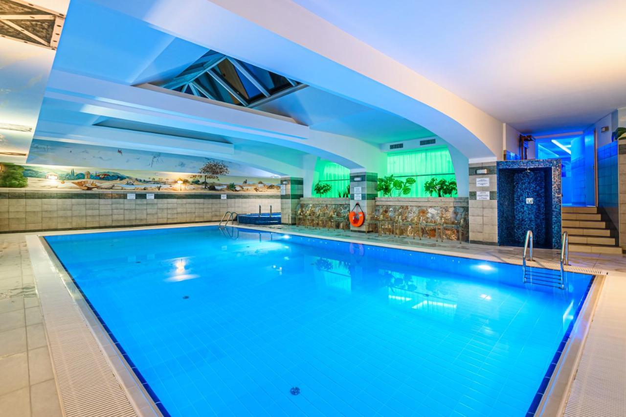 Holiday Club Apartman Hotel ヘーヴィーズ エクステリア 写真