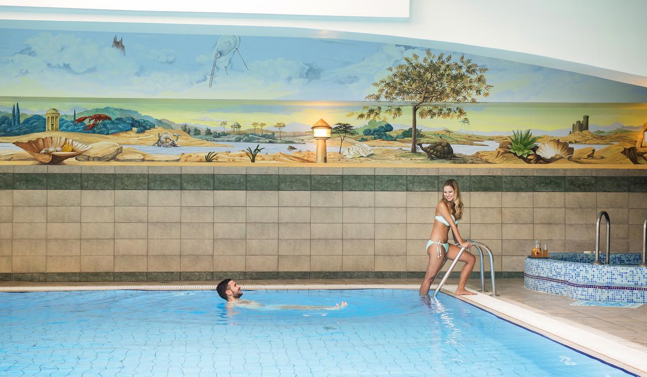 Holiday Club Apartman Hotel ヘーヴィーズ エクステリア 写真