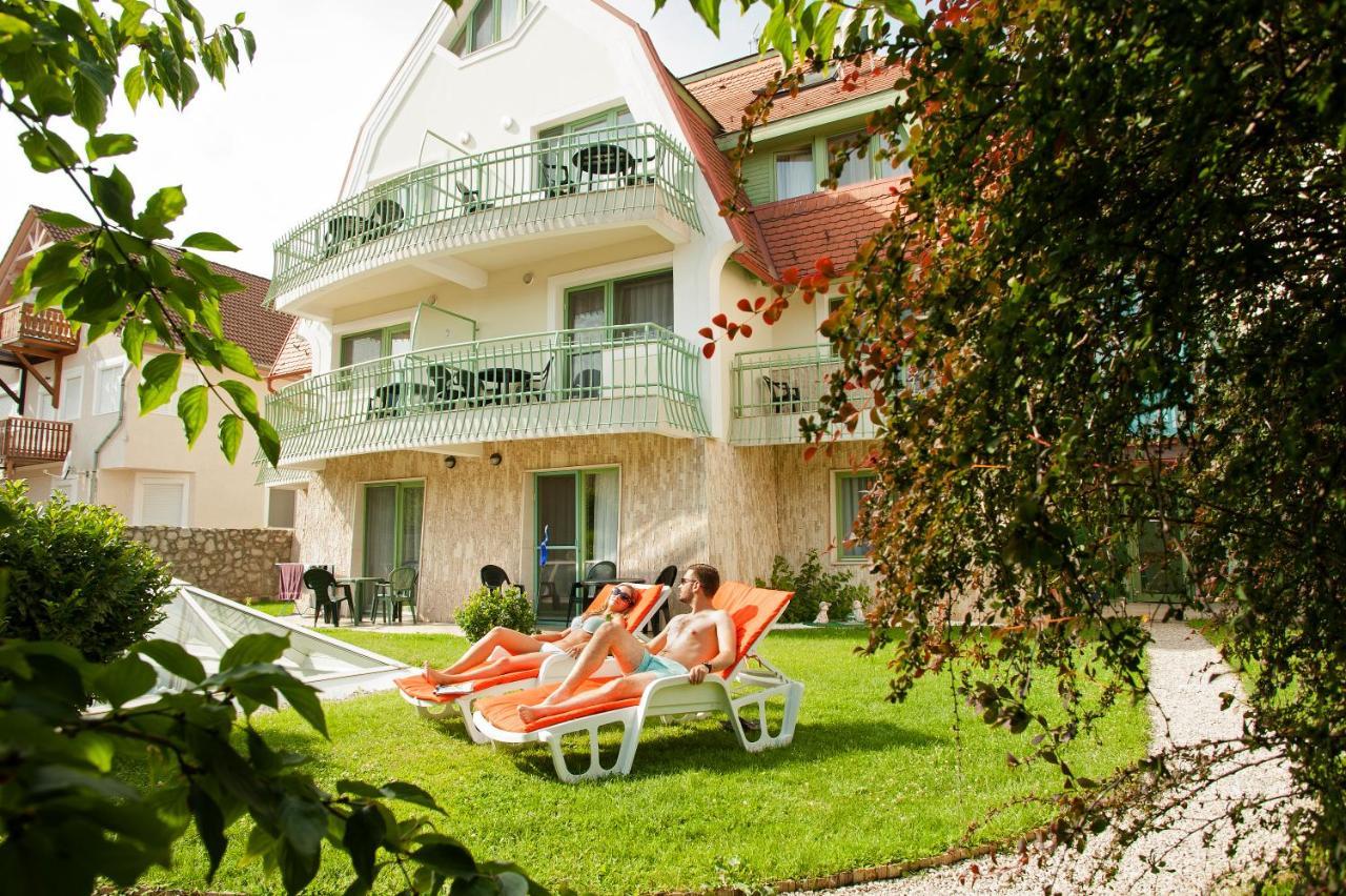Holiday Club Apartman Hotel ヘーヴィーズ エクステリア 写真