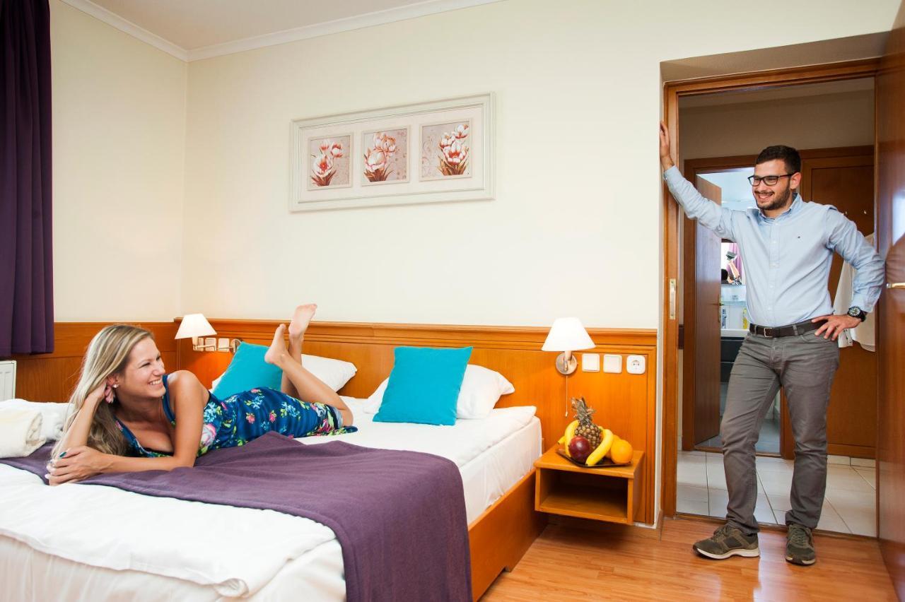 Holiday Club Apartman Hotel ヘーヴィーズ エクステリア 写真