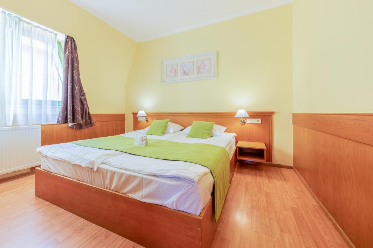 Holiday Club Apartman Hotel ヘーヴィーズ エクステリア 写真