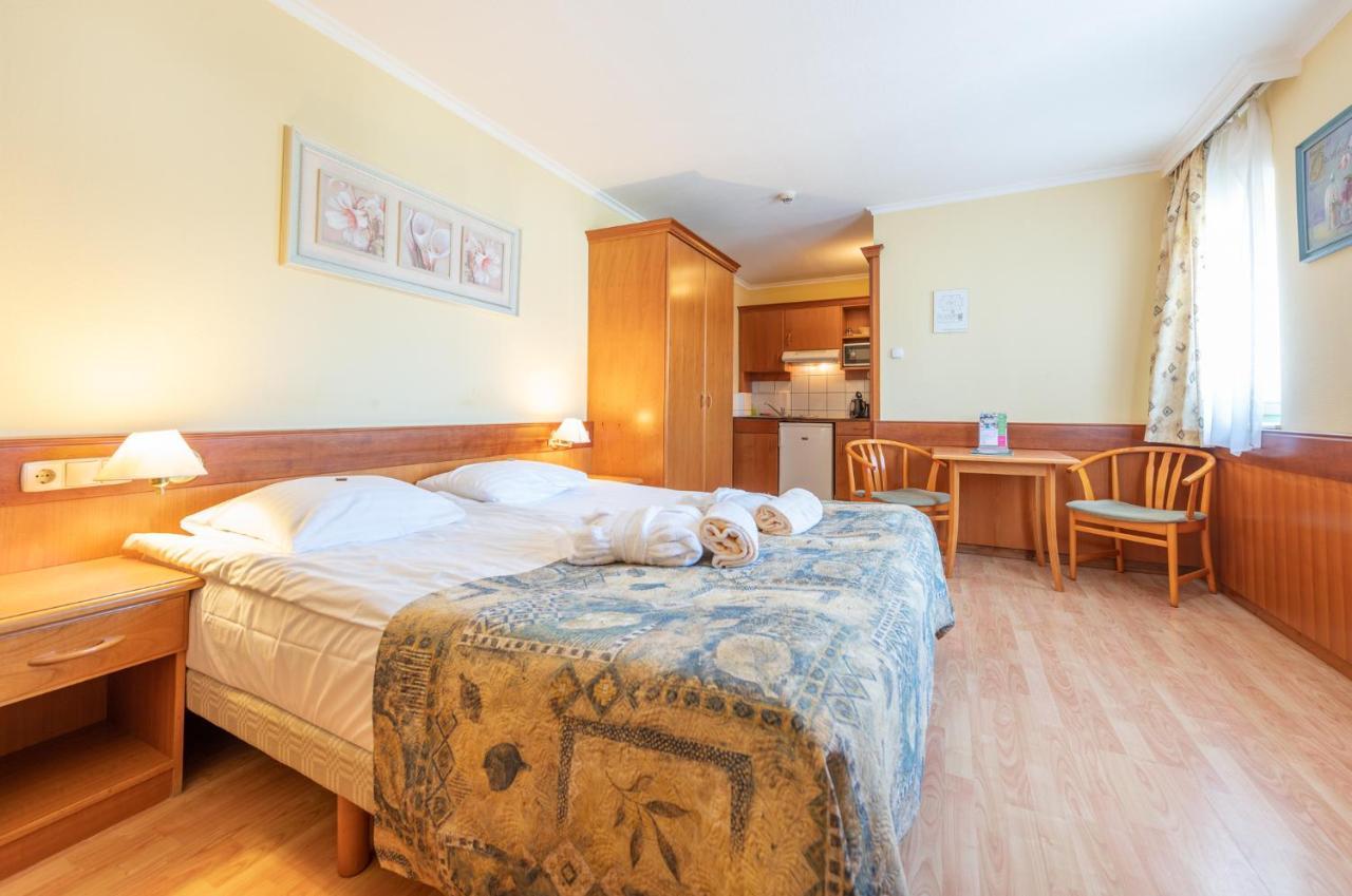 Holiday Club Apartman Hotel ヘーヴィーズ エクステリア 写真