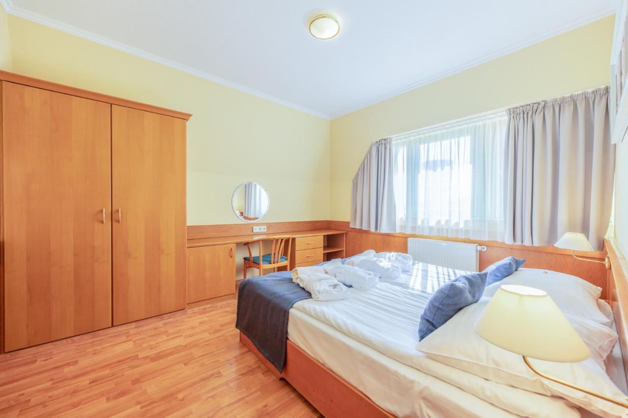 Holiday Club Apartman Hotel ヘーヴィーズ エクステリア 写真
