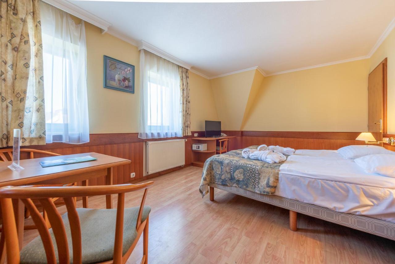 Holiday Club Apartman Hotel ヘーヴィーズ エクステリア 写真